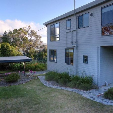 Cove Beach Apartment 1 Coles Bay Exterior photo
